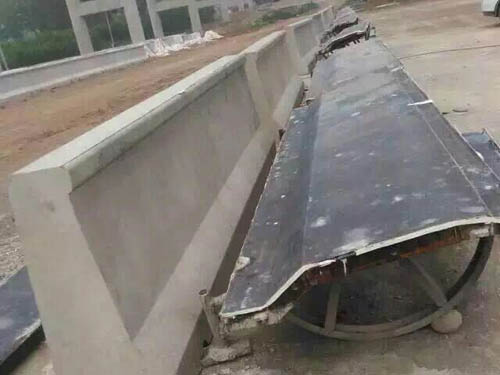 1632957484246601.jpg 高速公路防撞墙钢模具.jpg